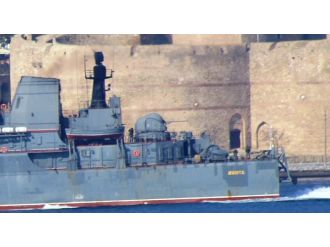 Rus savaş gemisi Boğaz’dan geçti