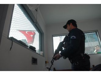 Sur’un 4 bir tarafına kuruldu!