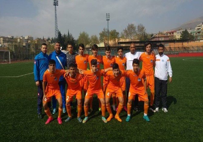 Akdeniz Belediyespor Türkiye Şampiyonası’nda Üst Tura Yükseldi