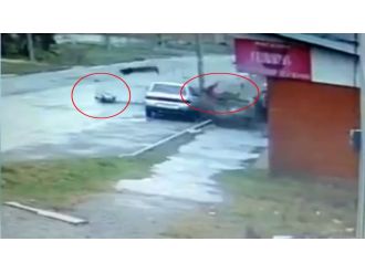 Otomobilden böyle uçtular !