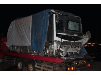 Hurdaya dönen polis midibüsü olay yerinden çekildi