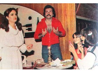 70’li yılların ünlü sesi evinde ölü bulundu