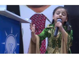 Başbakana İstiklal Marşı okuyan Diyarbakırlı kız