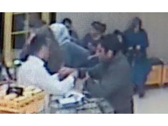 Kuyumcuyu oyalayarak 2 bin liralık bileklik çaldı