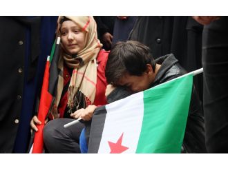 Suriyeli çocuğun gözyaşları vatandaşları da ağlattı