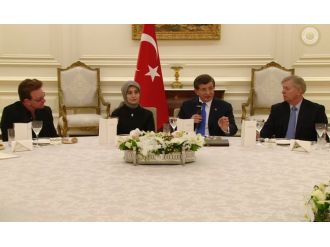 Davutoğlu: Önemli olan duyguları paylaşmaktır