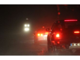 Kar ve tipi ulaşımı felç etti