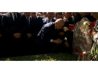 Alparslan Türkeş kabri başında anıldı