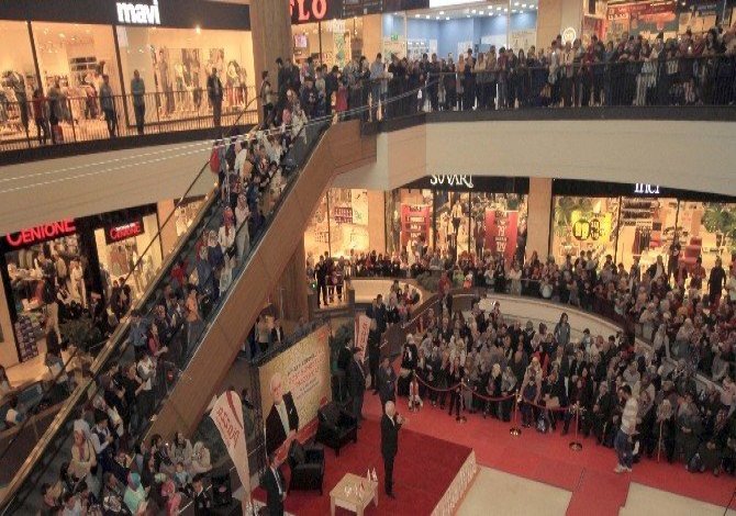 Prof. Dr. Nihat Hatipoğlu’na Sevgi Seli