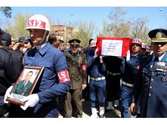 Şehit Uzman Çavuş ebediyete uğurlandı