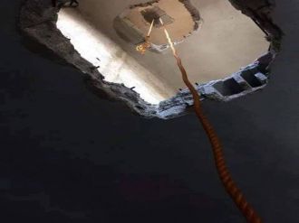 Katları delerek kaçmaya çalışıyorlar