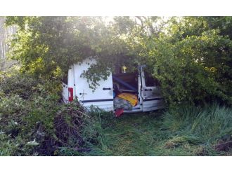 Düzce’de araç yoldan çıktı: 2 ölü, 1 yaralı