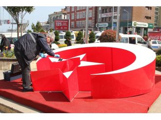 Giresun’da Ayyıldız Büstüne çirkin saldırı