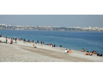 Antalya sezonu 24 dereceyle açtı