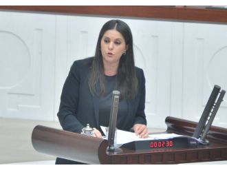 Kadın vekil Kılıçdaroğlu’nu topa tuttu