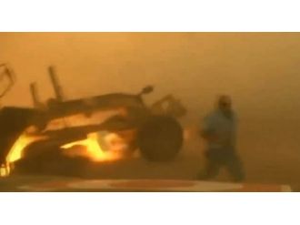 Bir anda alevlerin ortasında kaldı