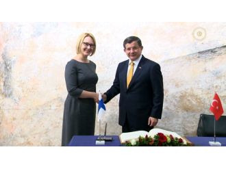 Davutoğlu Fin Parlamento Başkanı’yla görüştü