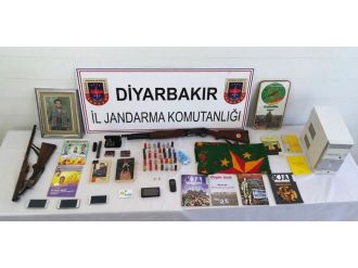 Diyarbakır’da eş zamanlı terör operasyonu: Başkan da gözaltında