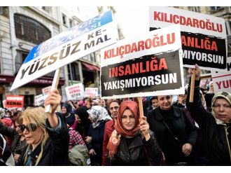 AK Partili kadınlar Kılıçdaroğlu’nu protesto etti