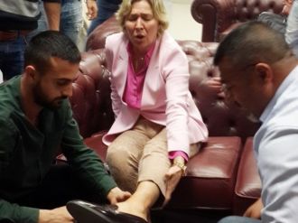 Belediye meclisinde tekme tokat kavga