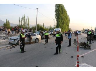 Katilam gibi kaza: 3 ölü, 4 yaralı