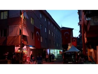 Şehit binbaşının İstanbul’daki evine ateş düştü