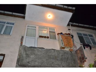 İnanılmaz olay: Sigara içmek için balkona çıkmışlardı...