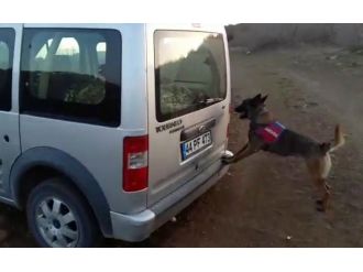 Şüpheli araçta 60 kilo esrar ele geçirildi