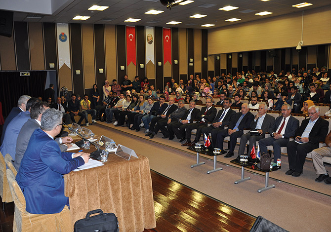 ‘1915’e Hapsedilen Tarih Ermeni Meselesi’