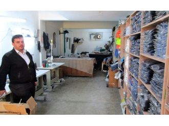 Polis üniformalı bombacı alarmı