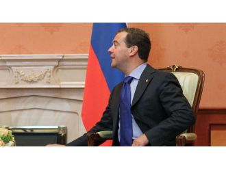 Medvedev Azerbaycan’ın Rusya için önemine vurgu yaptı