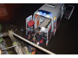 Eski erkek arkadaşıyla tartıştı, sinirlenince kendisini dereye attı