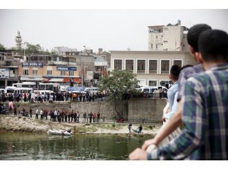 Suya atlayan kız 45 dakika sonra kurtarıldı