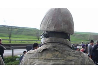 Van’da askeri araç devrildi: 13 yaralı