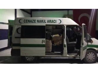 Cenaze aracından kaçak sigara çıktı