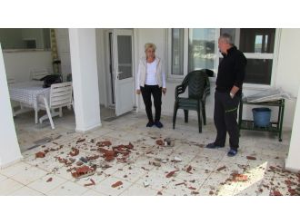 Eve yıldırım düştü