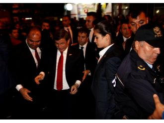 Davutoğlu sevgisi izdihama dönüştü