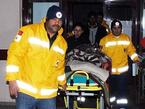 Hamile kadın askeri helikopterle getirildi