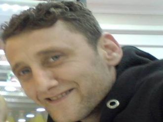 Önce arabaya çarptı, sonra minibüsün altında kaldı