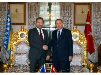 Erdoğan İzzetbegoviç’le görüştü