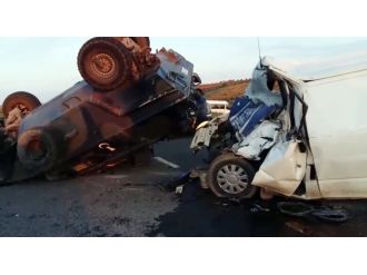 Hırsızların minibüsü askeri araca çarptı: 1 ölü, 1 yaralı