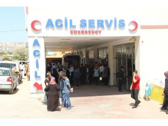 30 öğrenci yediği yemekten zehirlendi