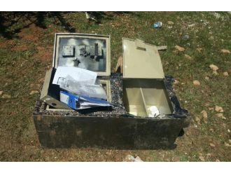 Kuyumcu soyguncularına büyük şok ! Çaldıkları kasanın içinden...