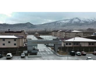 Amasya’da cezaevinin çatısı uçtu: 26 yaralı