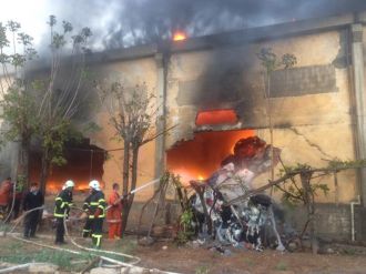 İplik fabrikası alevlere teslim oldu