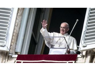 Papa Francis Yunanistan’da