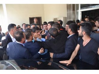 Demirtaş’ın korumaları bir genci darp etti