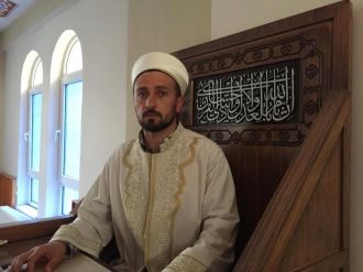 Hem imam hem kulüp başkanı