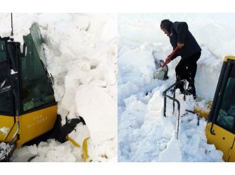 İş makinesi operatörü çığ altında kaldı