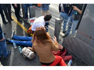 Metrobüs yoluna girdi kazaya neden oldu